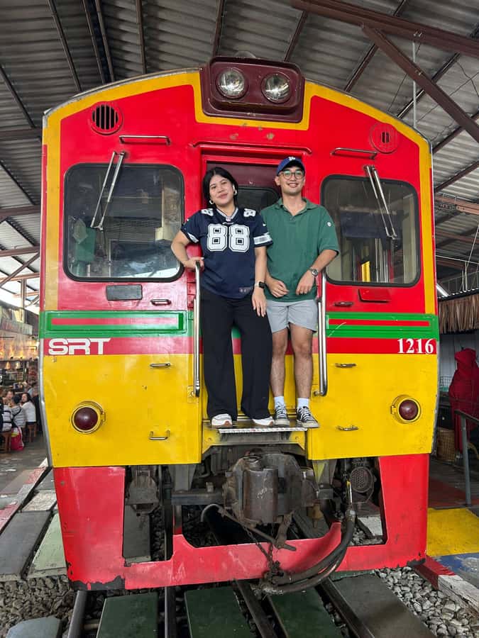 From BANGKOK: Railway Market and Amphawa Floating market - Free time for shopping and market wandering