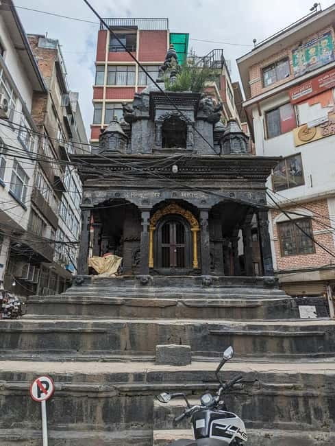 From Bazaar to Hippie Hub: Ason & Freak Street in Kathmandu - Why this route gives you a useful first look at Kathmandu