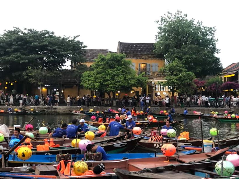 From Da Nang: Hoi An Old Town Tour, Night Market & Boat Ride - Guides, language, and the pace of the day