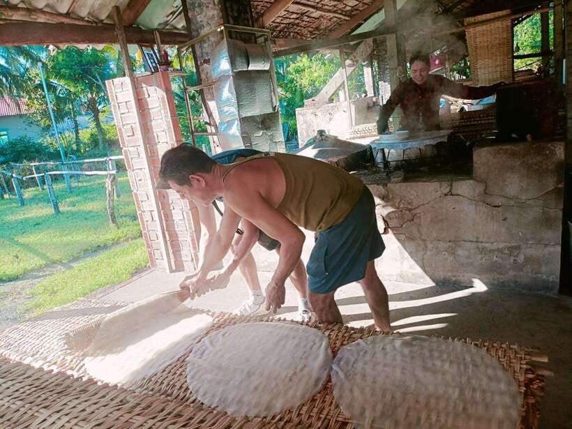 From HCM 1-day Cai Rang floating market local mekong village - Fish rafts and the snakehead fish show