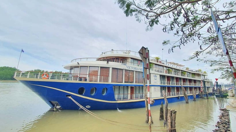 From HCM: Mekong Delta Can Tho Floating Market 2-Day Tour - Vinh Trang Pagoda and the first Mekong boat