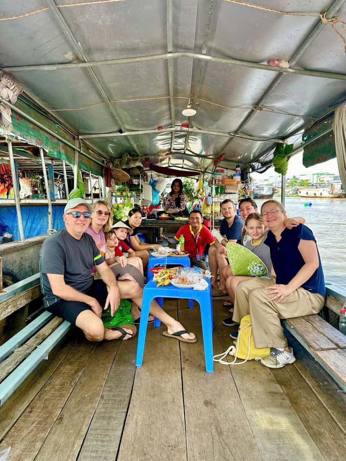 From HCM: Mekong Delta Floating Market 3days exit Phnom Penh - Day 1: Vinh Trang Pagoda and the river to Ben Tre