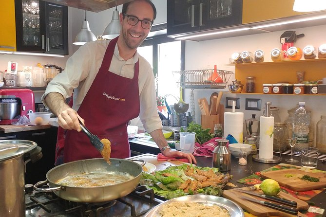 From market to Table Cooking lesson with a local in Sicily - Choosing seasonal ingredients at Ortigia market