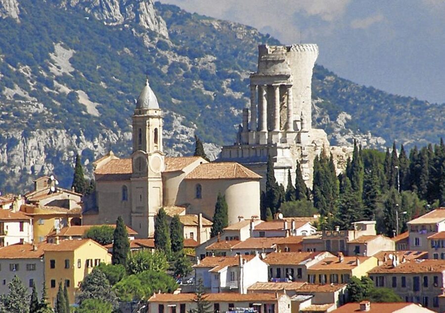 From Nice: Full-Day Italian Market, Menton, & La Turbie Tour - La Turbie offers a fast view over Monaco