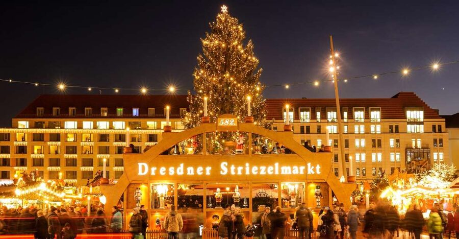 From Prague: Dresden Xmas Market & Saxon Switzerland Tour - A local lunch between the two main stops