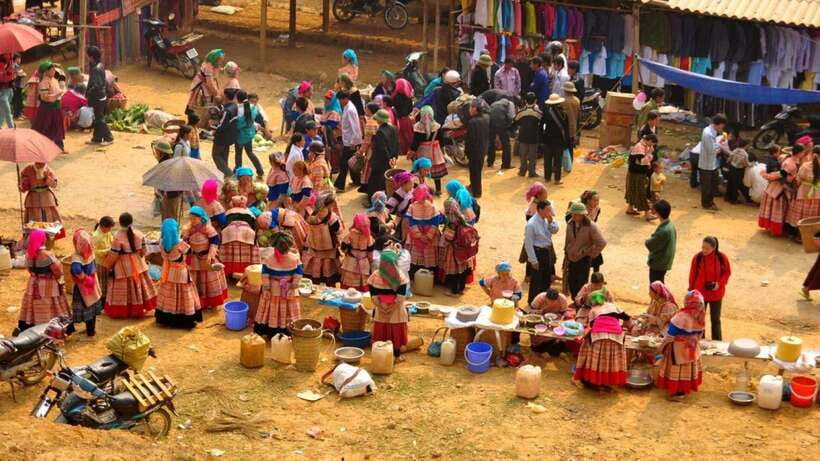 From Sapa: Bac Ha Sunday Market and Ethnic Villages Tour - The return trip includes the border area