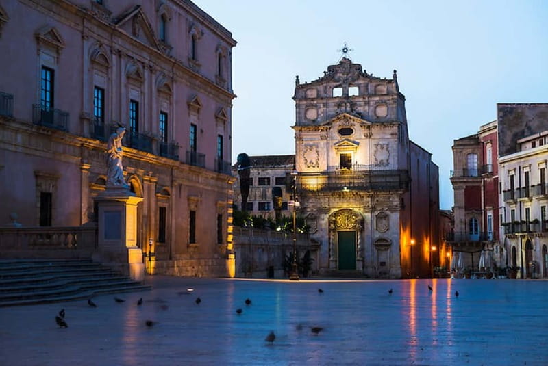 From Taormina: Syracuse Tour with lunch in Food Market - Archimede Fountain and the Jewish District