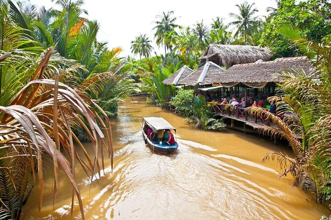 Full-Day in Mekong Delta Floating Market and Local Private Tour - Cai Rang Floating Market requires an early, long road trip