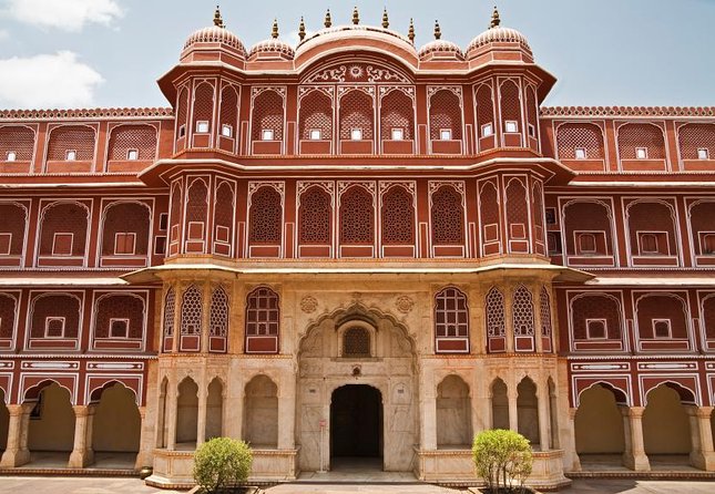 Full Day Old City Private Tour with Local Market visit in Jaipur - Why a private car makes sense in Jaipur