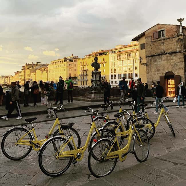 Gardens, markets and hidden gems in Florence, by city bike - Price, equipment, and the €100 deposit