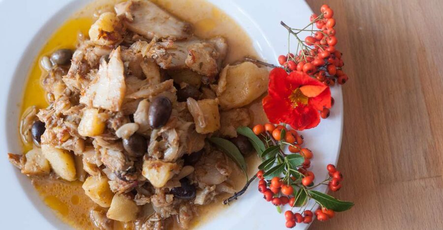 Genoa: Market & Lunch/Dinner at a Local's Home - From market basket to family cookbook