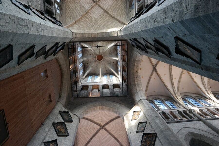 Ghent: Walking Tour from Friday Market to the Cathedral - Patershol and the old Fish Market