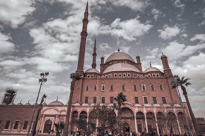 Giza Pyramids, The Egyptian Museum, Cairo Citadel and El Khan Bazaar in Cairo - The Egyptian Museum and 5,000 years of art