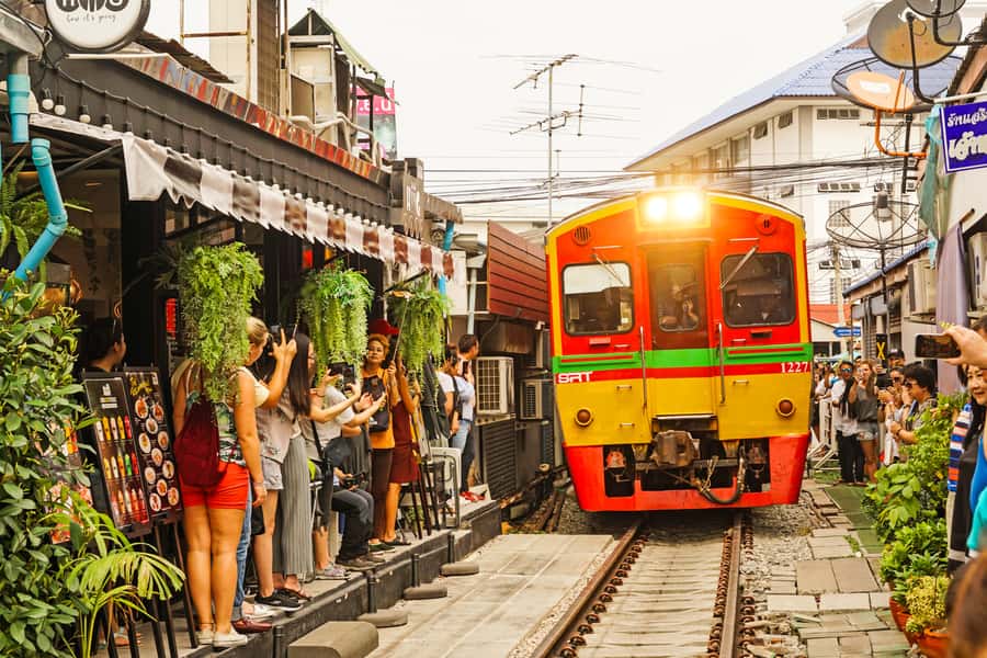 Grand Palace, Damnoen Floating Market & Maeklong Market Tour - Wat Phra Kaew and the Emerald Buddha
