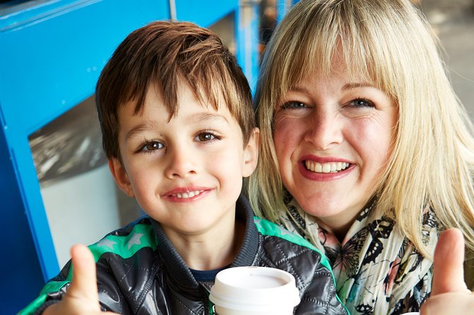 Granville Island Market Food Tour by Vancouver Foodie Tours - Coffee at JJ Bean and Thai Food at Sen Pad Thai