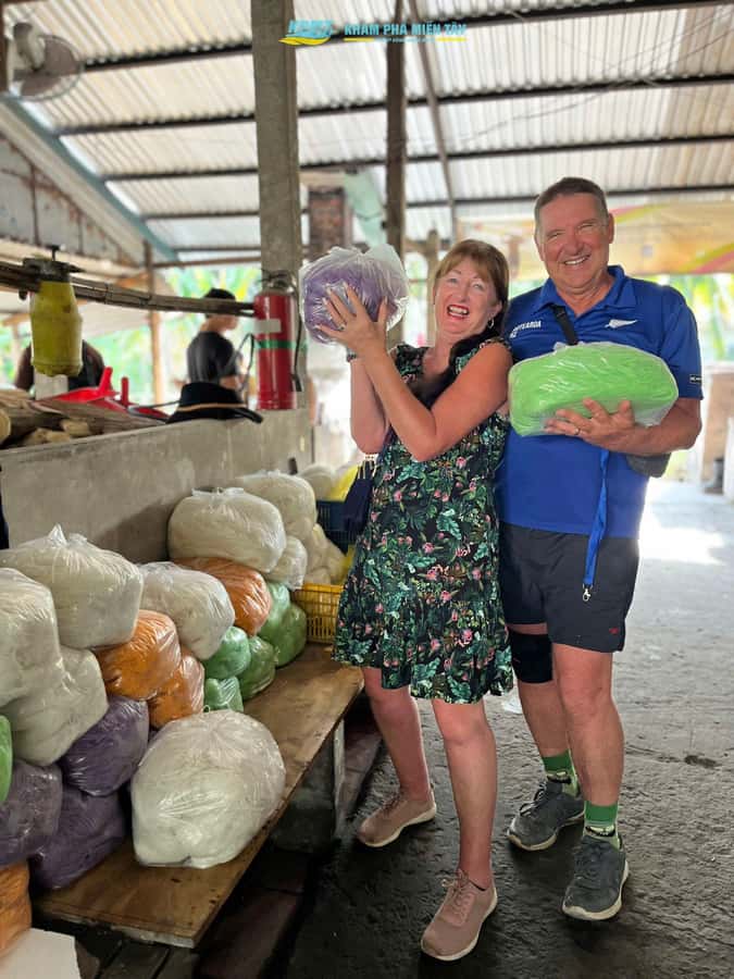 Group Tour: Floating Market, Rice Noodle, nursery vegatable - An early start on the Can Tho River