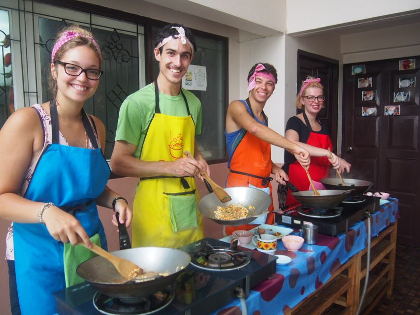 Half-Day Cooking Class with Market Tour - A Chiang Mai food lesson that begins at the market