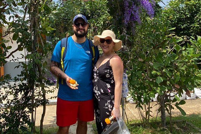 Half day Thai cooking Class + Market tour+Garden tour - The extra market stop at Banzaan Fresh Market