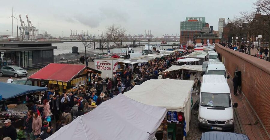 Hamburg: Reeperbahn, Port, & Fish Market Morning Tour - One hour along the Reeperbahn