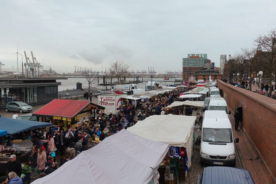 Hamburg: Reeperbahn, Port, & Fish Market Morning Tour - The Fish Market and Fish Auction Hall