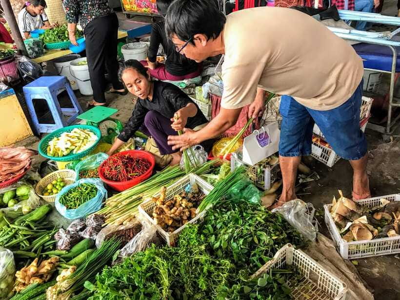 Hanoi Food Adventure: Vietnamese Market Tour & Cooking Class - Dietary needs and private arrangements