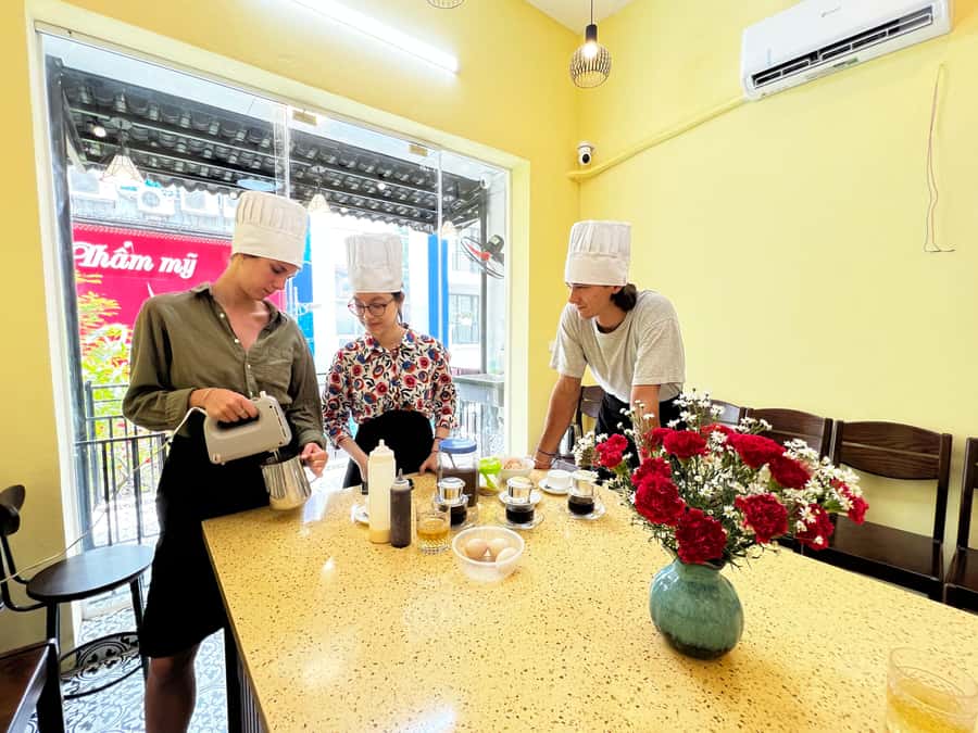Hanoi: Maya Traditional Cooking Class & Market Tour - Egg coffee and the meal at the end