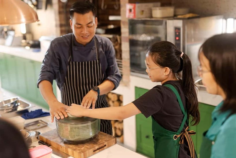 Hanoi: Vietnamese Cooking Class- Market Tour with Local Chef - The best reasons to book