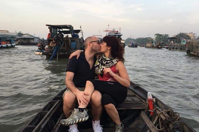 Hau River Floating Market and Con Son Islet Adventure - Fish farming and Koi fish massage on Con Son
