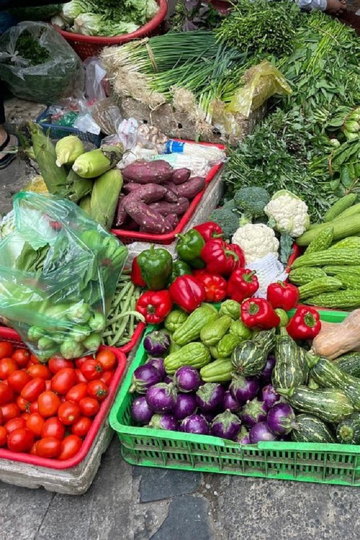 HCMc:Vietnamese Cooking Class with Local market tour & Meal - The market visit and the question of fresh ingredients