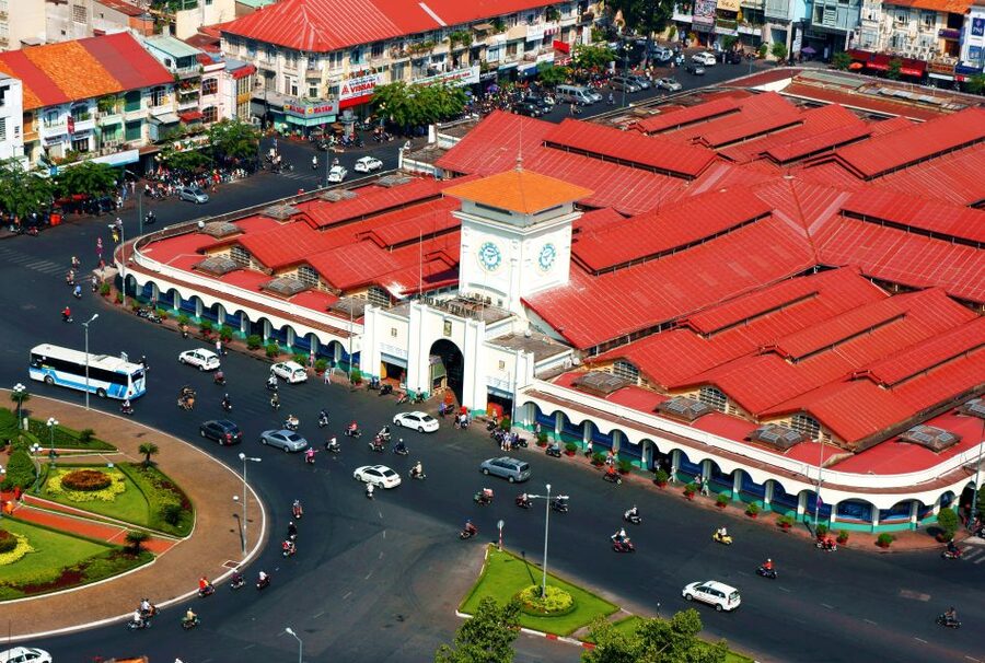 Ho Chi Minh City: History Museum and Ben Thanh Market Tour - Meeting your guide near Ho Chi Minh City Museum