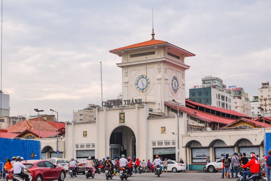 Ho Chi Minh City: History Museum and Ben Thanh Market Tour - A walking tour with a tight timetable