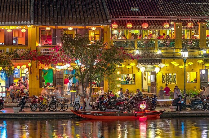 Hoi An Ancient Town - Night Market Street Food Walking Tours - The food stops and what you actually get