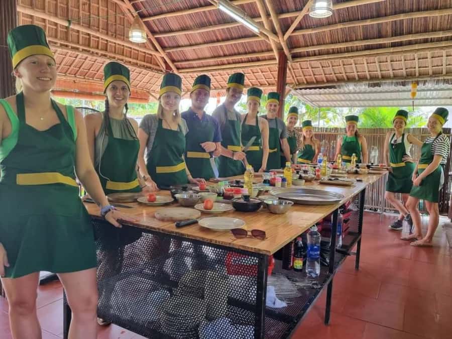Hoi An: Bay Mau Cooking Class w/ Market & Basket Boat Option - The four-course menu and what to expect