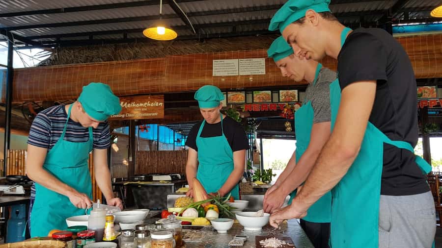 Hoi An Cooking Class With Market and Bamboo Basket Boat Tour - Who will enjoy this experience most