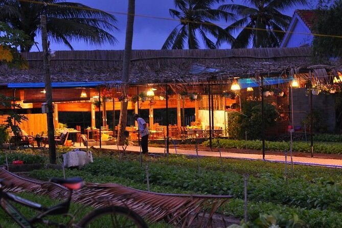 Hoi An Cooking Class With Market Tour and Bamboo Basket Boat Ride - Lunch in the garden