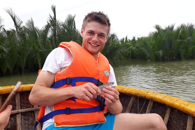 Hoi An Eco Tour Cooking Class & Fishing (Local market,basket boat,learn cooking) - A warm welcome and two hours at the cooking station