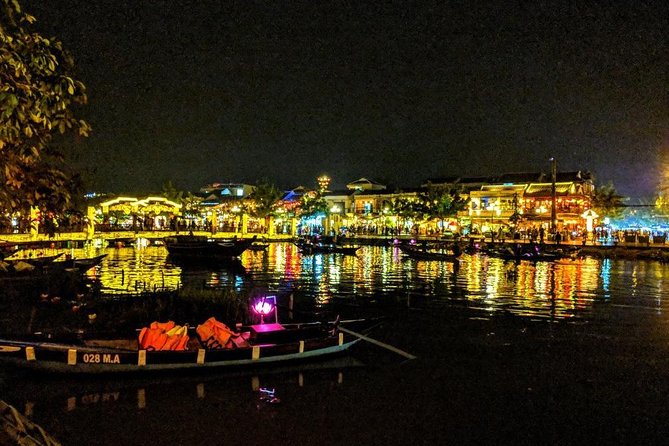 Hoi An Night Market with Hoi an walking Tour , Colourful Lanterns, Boat Ride - How the private format affects the value