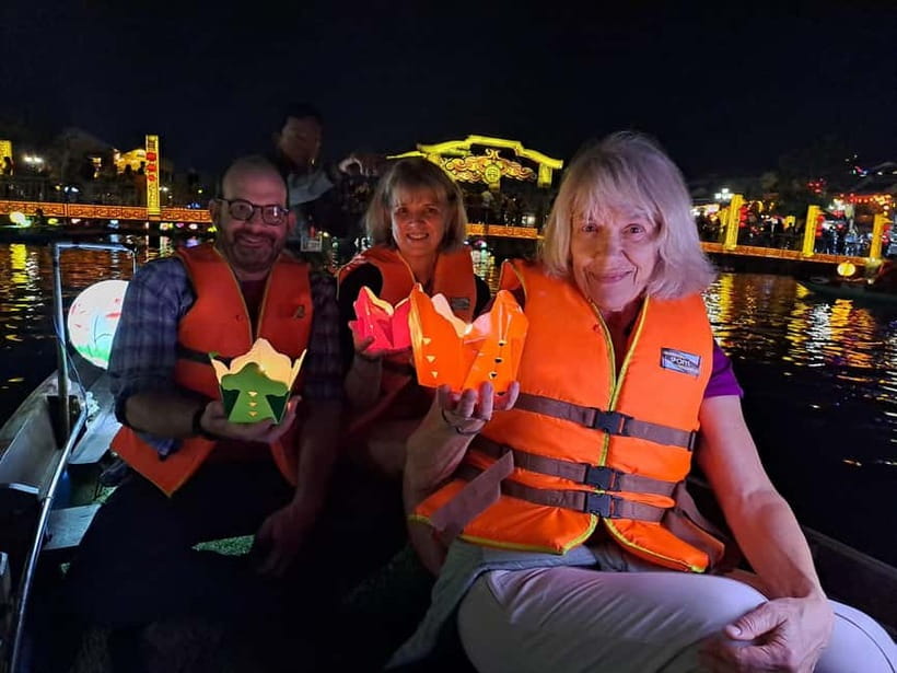 Hoi An Street Food, night market and lantern boat ride - Why this evening works so well in Hoi An