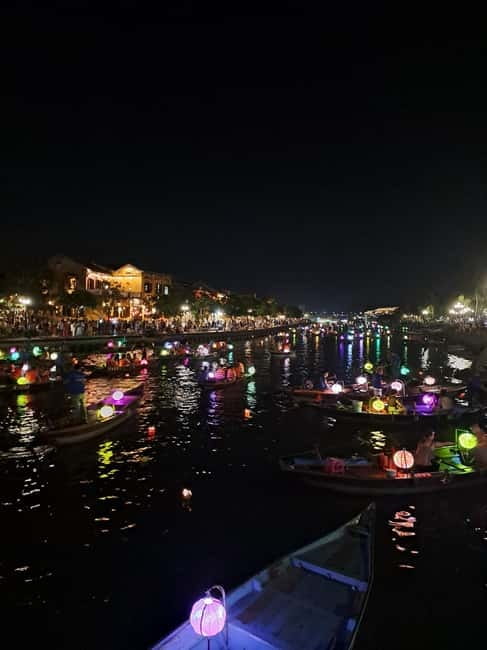 Hoi An Street Food, night market and lantern boat ride - A Vietnamese coffee break before the river