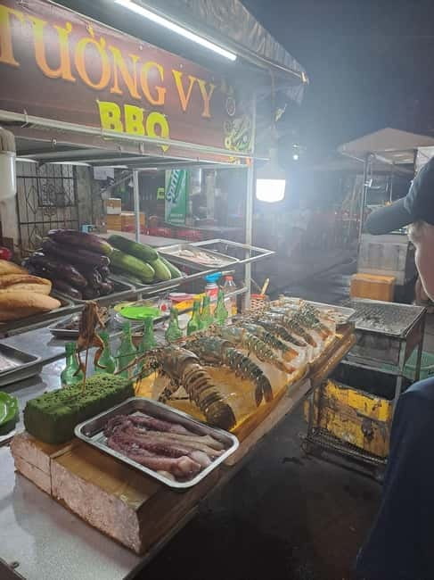 Hoi An Street Food, night market and lantern boat ride - What the $30 price really covers
