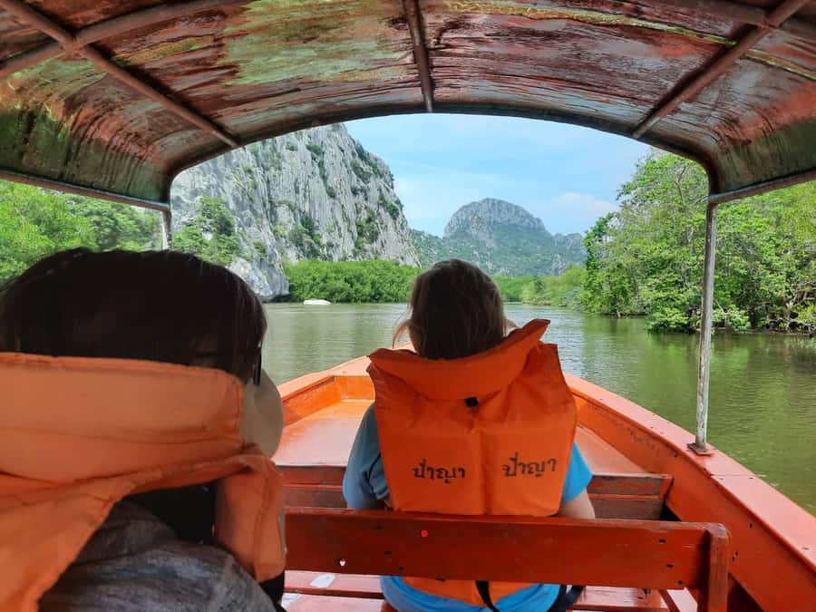 Hua Hin: Maeklong Railway & Amphawa Floating Markets Tour - Dinner at Amphawa