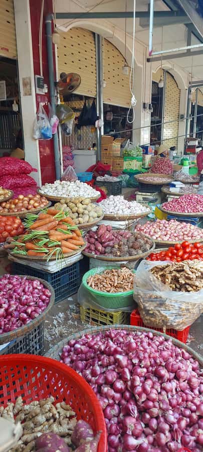 Hue Cooking Class with local-Visit market, cook local food - Food restrictions and practical limits