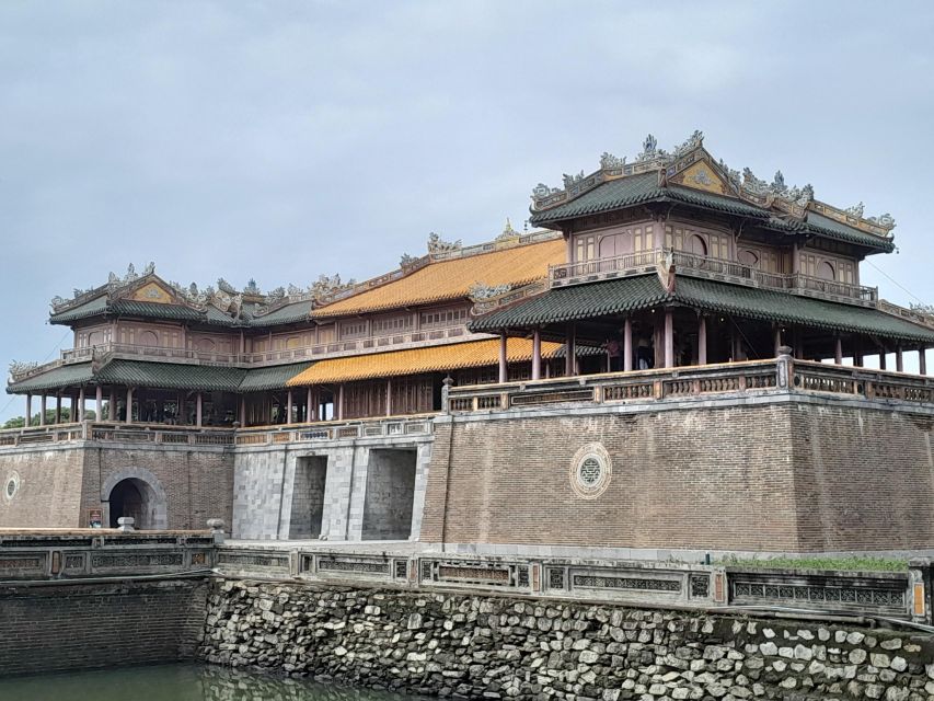Hue:Deluxe Walking tour to Imperial City and Dong Ba Market - Finishing With Vietnamese Banh Mi