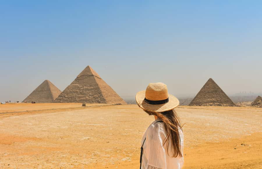 Hurghada: Cairo Pyramids, Sphinx, Museum & Bazaar Day Tour - The Egyptian Museum and its ancient treasures