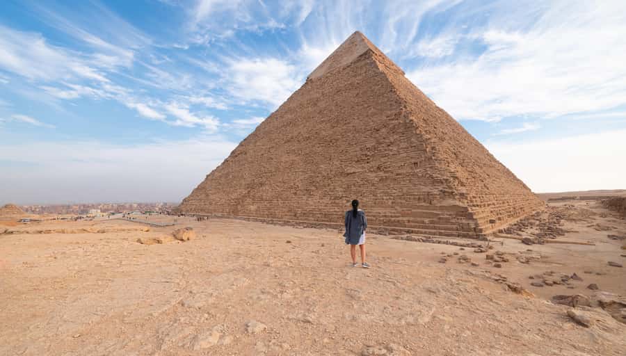 Hurghada: Cairo Pyramids, Sphinx, Museum & Bazaar Day Tour - Why the guides matter