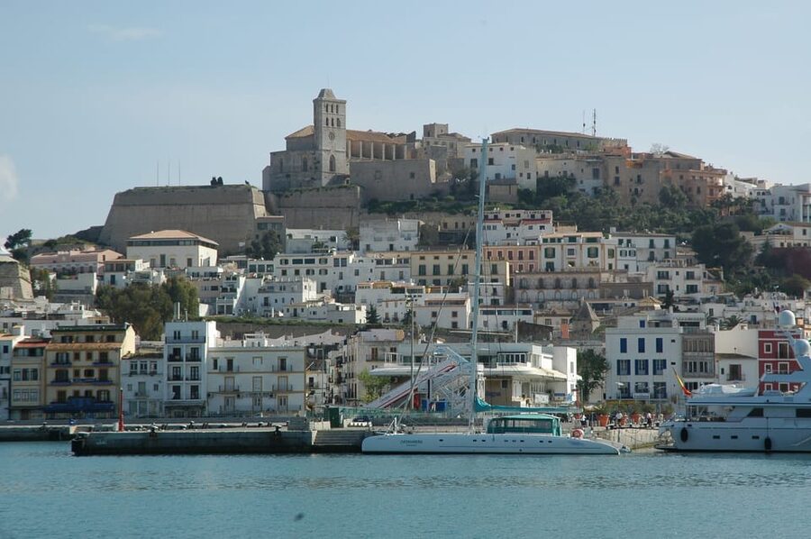 Ibiza: Full-Day Excursion and Visit to a Hippy Market - Pickup across Ibiza’s resort areas