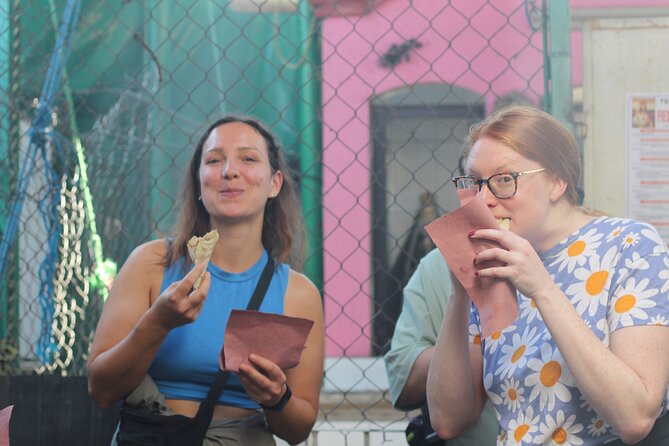 Immersion Tour and Oaxaca Markets, All gastronomy included - The first bites: quesadillas and local snacks