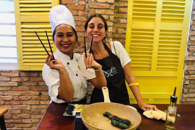 Immersive Cooking Class & Wet Market Tour by Local Chef +Cookbook - The Chefs Make the Difference