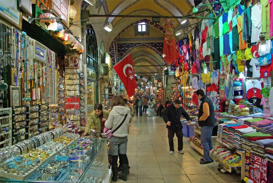 Istanbul: Dolmabahce Palace and Grand Bazaar Tour - Private transport and pickup from central Istanbul