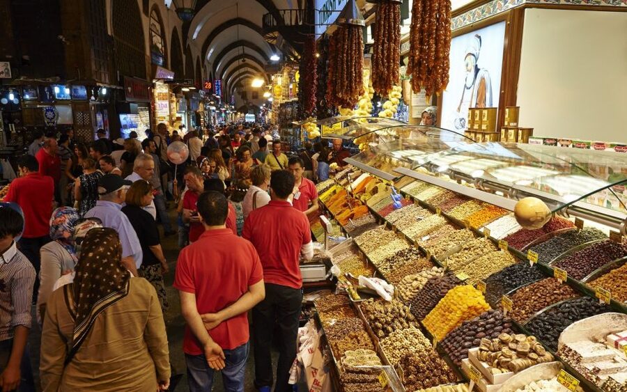 Istanbul: Dolmabahce Palace and Grand Bazaar Tour - Practical preparation for the day